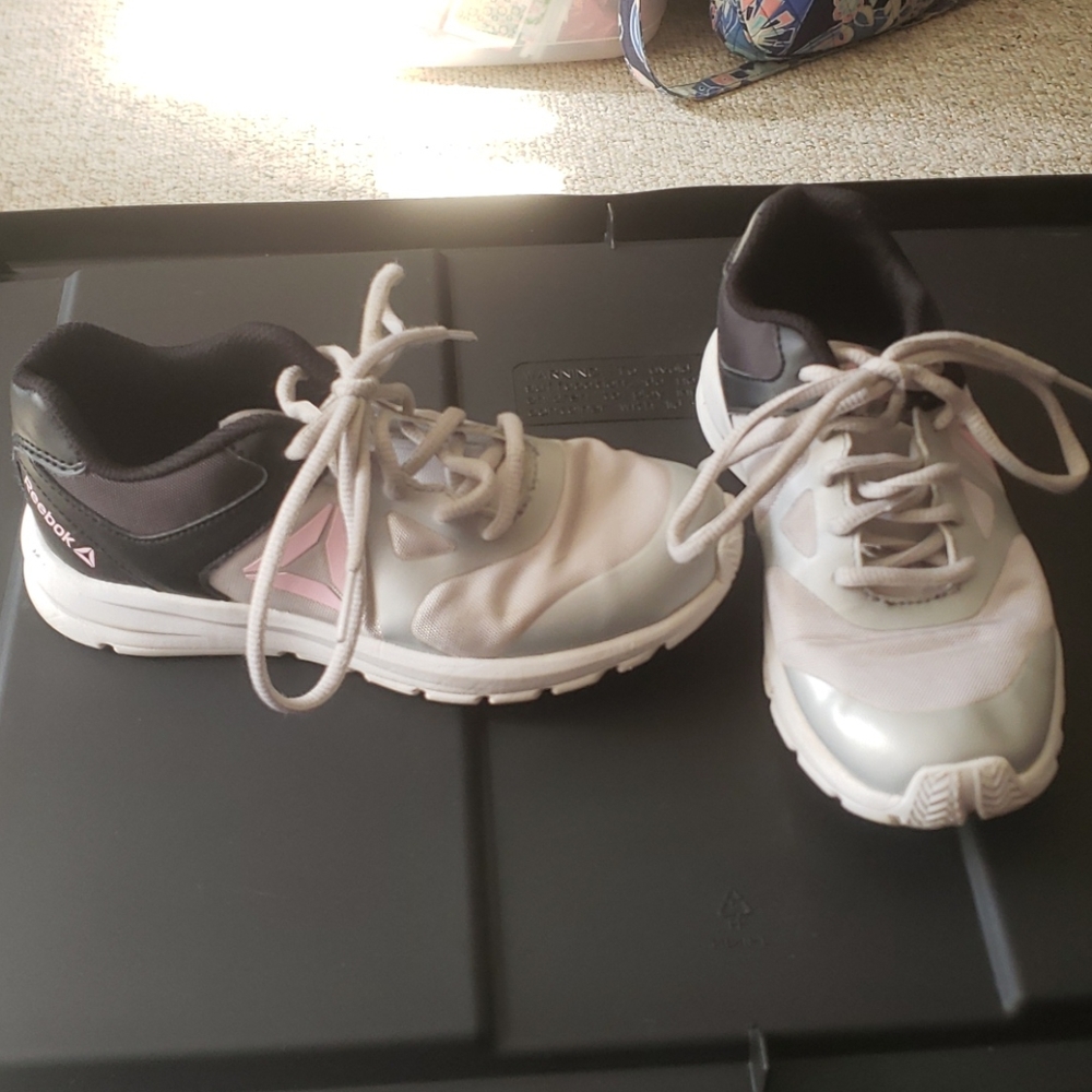 Reebok shoes girls size 1.5